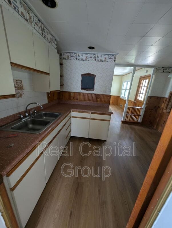 Photo - 27 Kingswood Dr