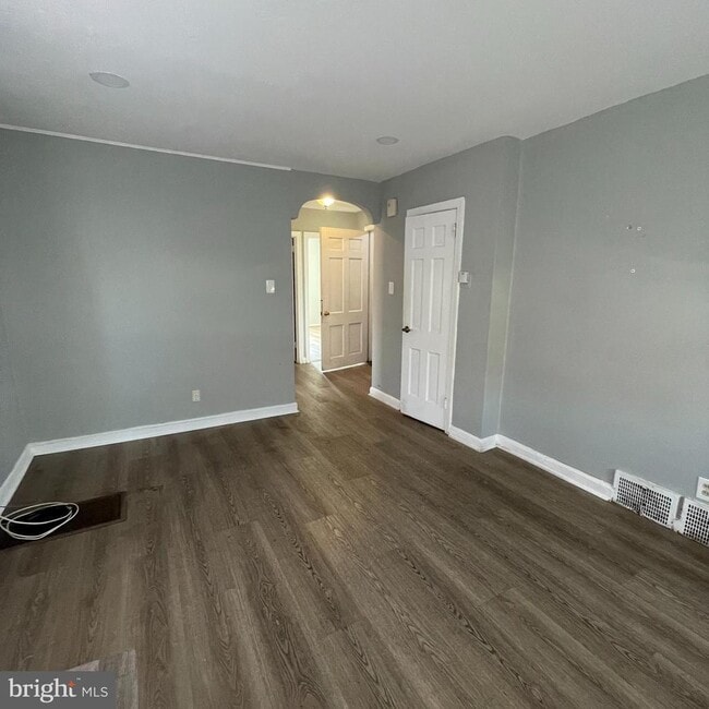 Building Photo - 1430 Greeby St Rental
