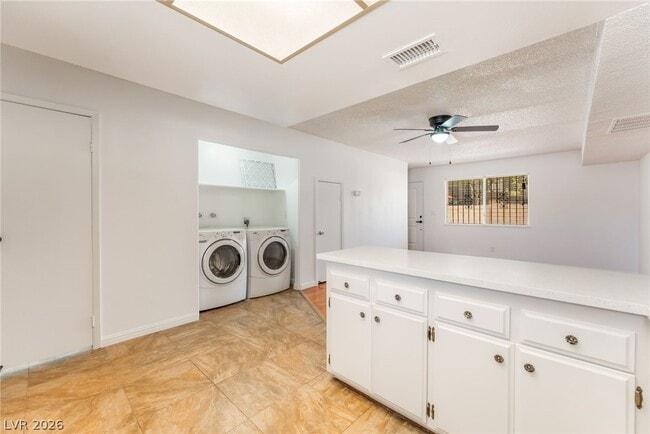 Photo - 1406 N Jones Blvd