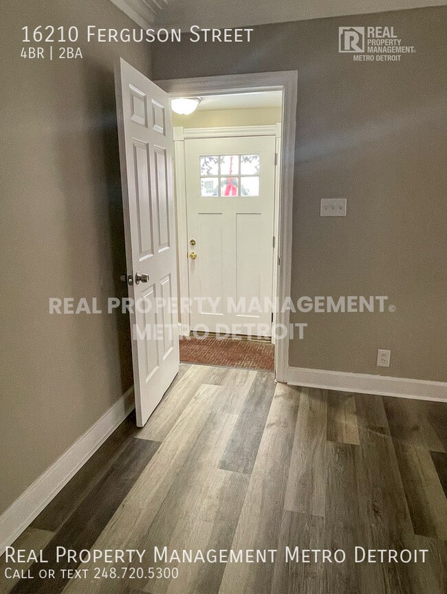 Photo - 16210 Ferguson St