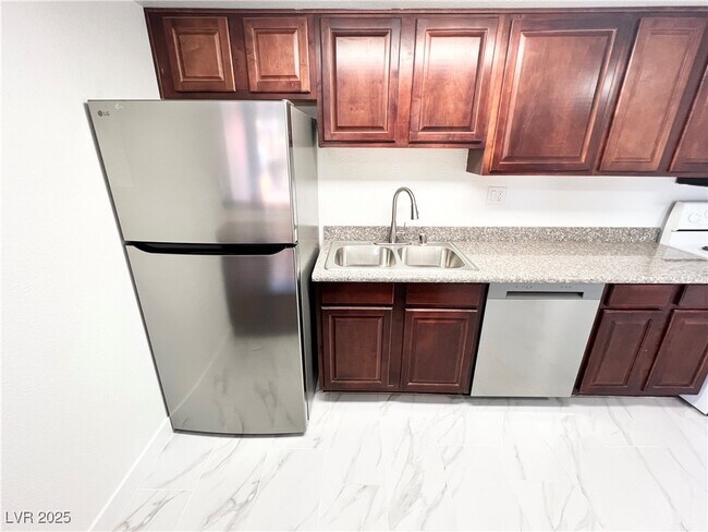 Photo - 5161 River Glen Dr Unit 147