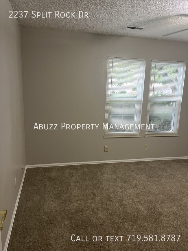 Photo - 2237 Split Rock Dr Townhome