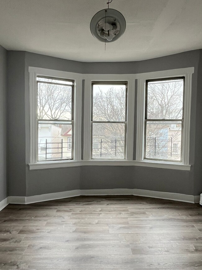 Photo - 97 Stevens Ave Unit 3L