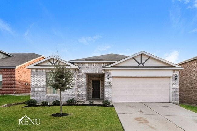 Building Photo - 2025 Hialeah Dr