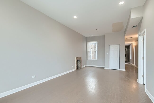 Photo - 5932 S Prairie Ave Unit 3