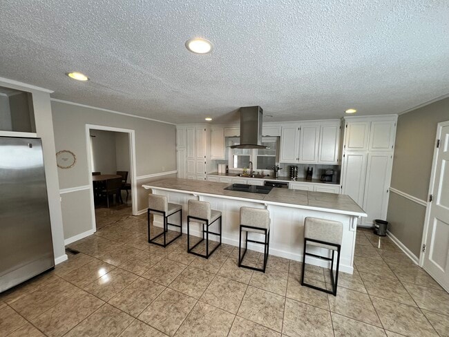 333 Chapman Rd