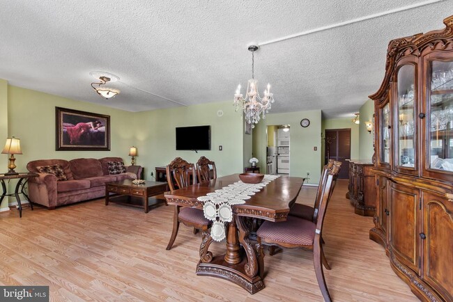 Photo - 205 E Joppa Rd Unidad 1202