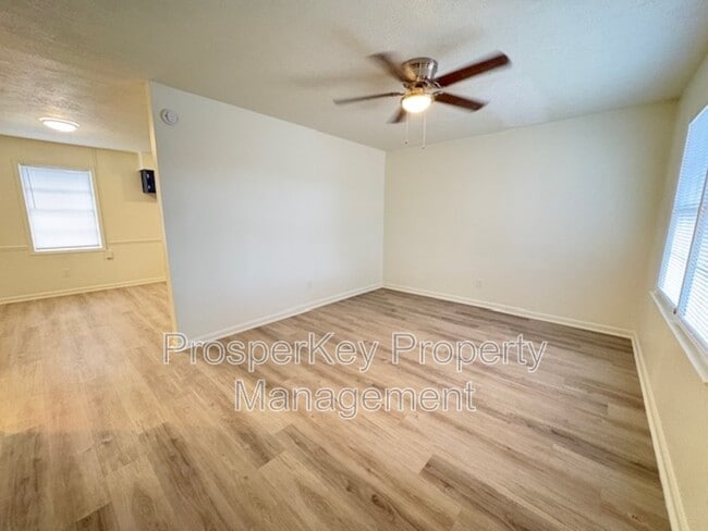 Photo - 1732 Melody Dr