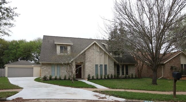 Building Photo - 2842 River Birch Dr