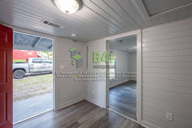Photo - 217 Banks St