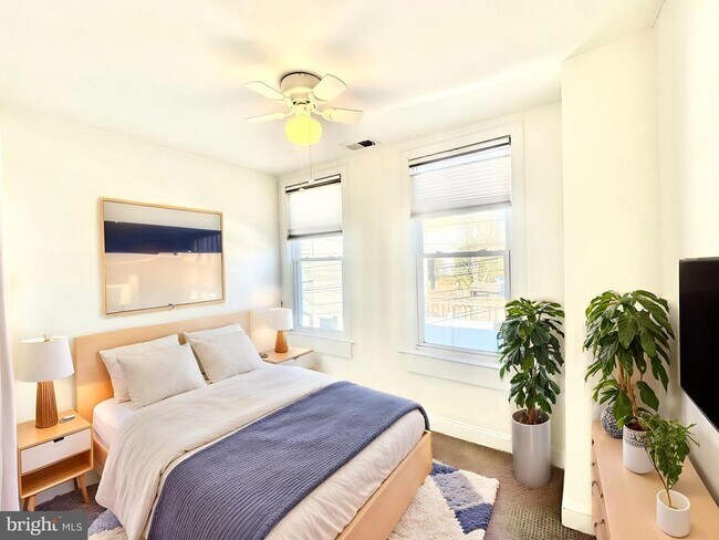 Photo - 769 Kenyon St NW