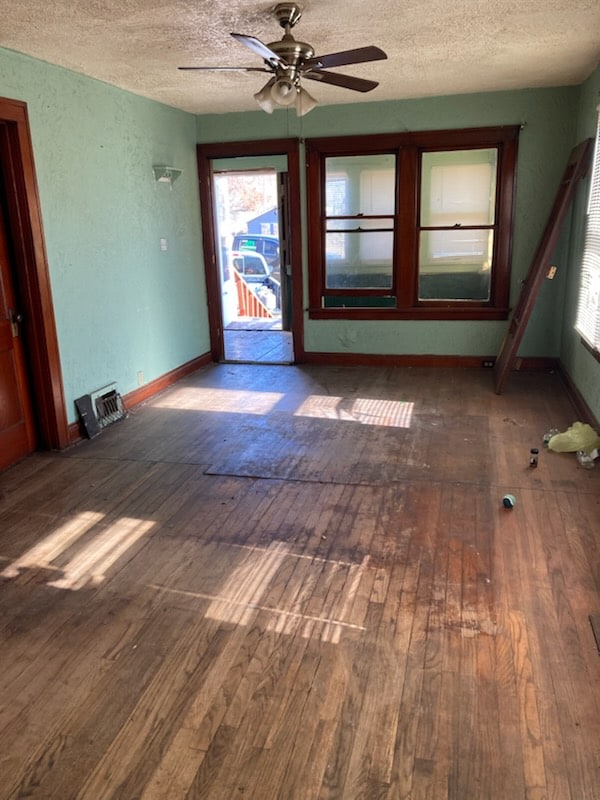 Photo - 3748 Vermont St