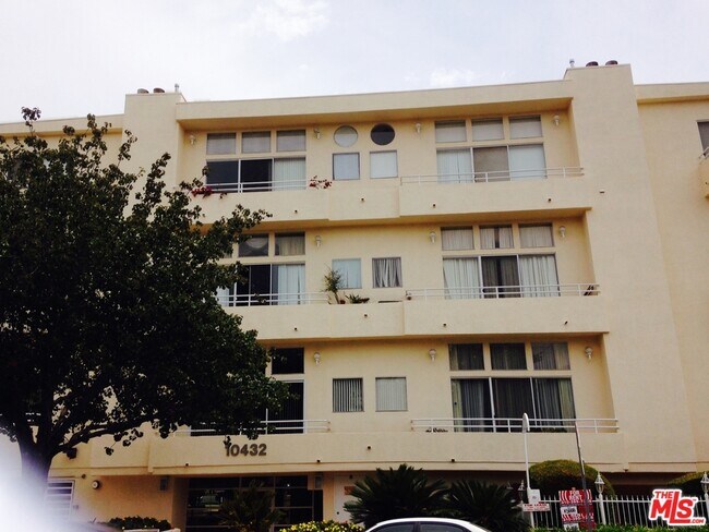 Photo - 10432 Eastborne Ave Unidad 304