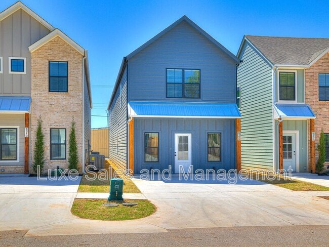 Photo - 610 W 2nd St