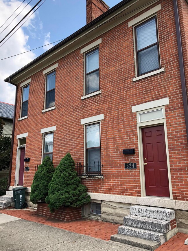 Building Photo - 624 S Pearl St Unit 624