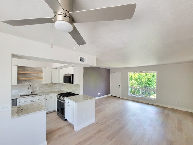 Photo - 7141 N 16th St