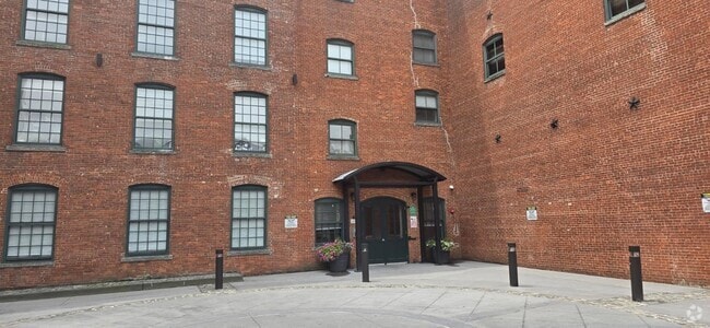 Building Photo - 160 Lafayette St Unit 301 Rental
