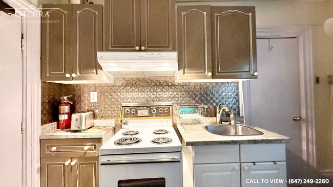 Photo - 4-50 Nelson St W