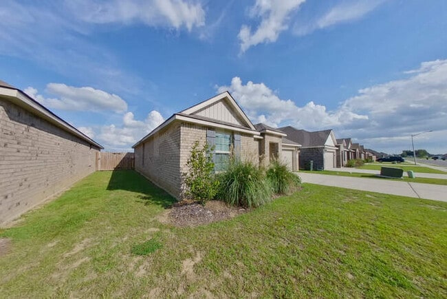 Photo - 117 Yardley Ct