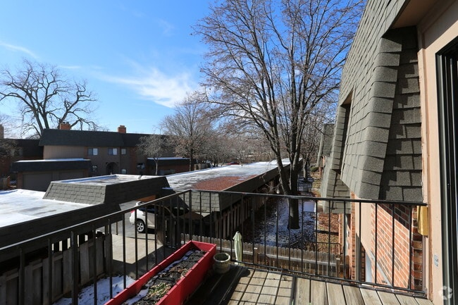 Trianon Apartments & Townhomes
