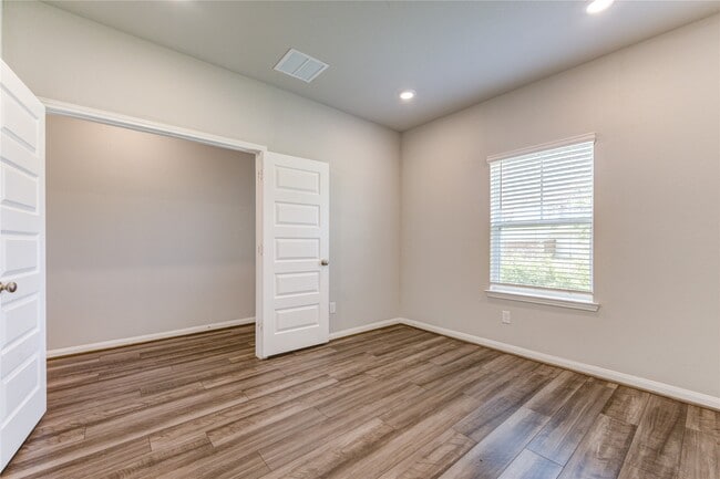 Photo - 1218 Glendora Dr