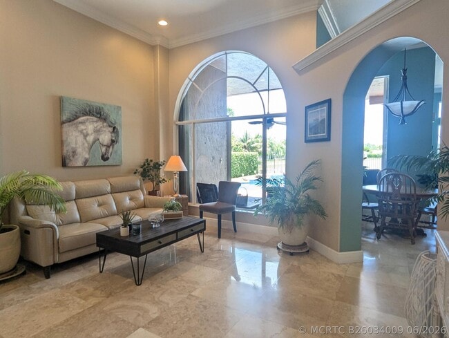 10640 Oak Meadow Ln