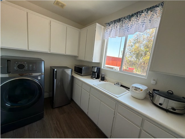 Photo - 316 Crownview Ct