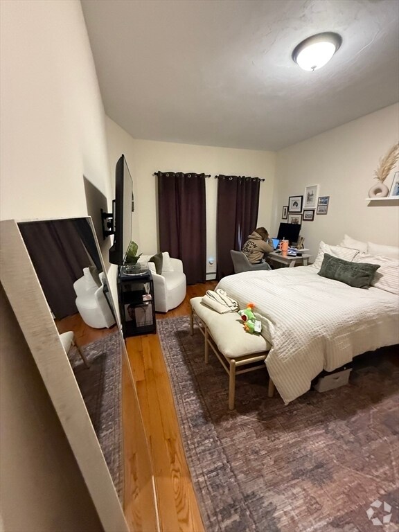 Building Photo - 58 Medford St Unit 1 Rental
