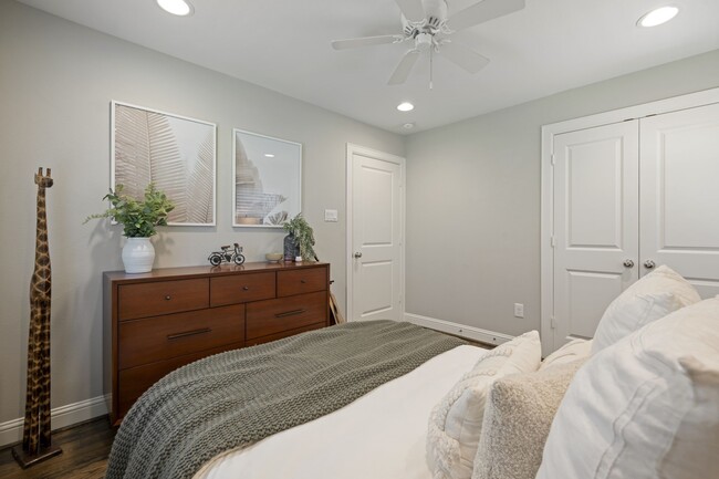 Building Photo - 2107 Hewitt Dr