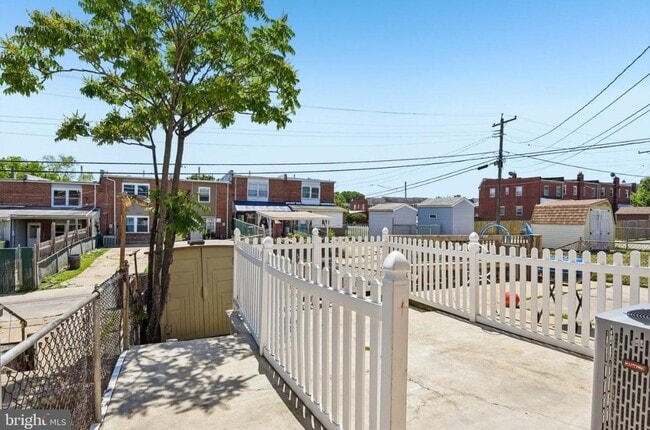 Photo - 7905 Eastdale Rd