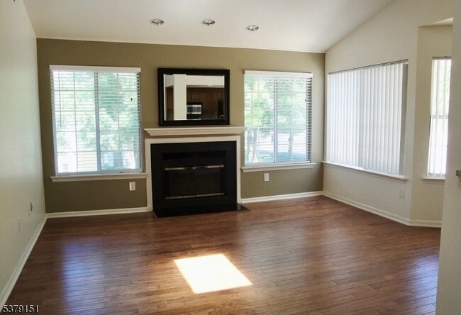 Building Photo - 53 Foxwood Ct Rental