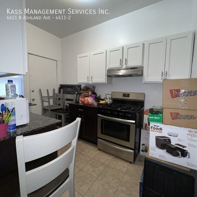 Building Photo - 4611 N Ashland Ave Unit 4611-2