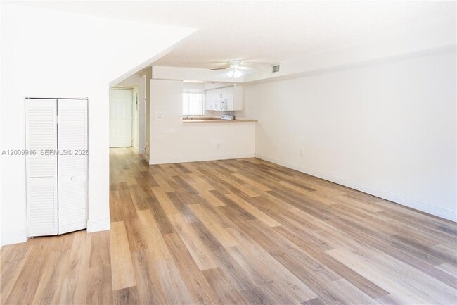 Photo - 14905 SW 80th St Unidad 212