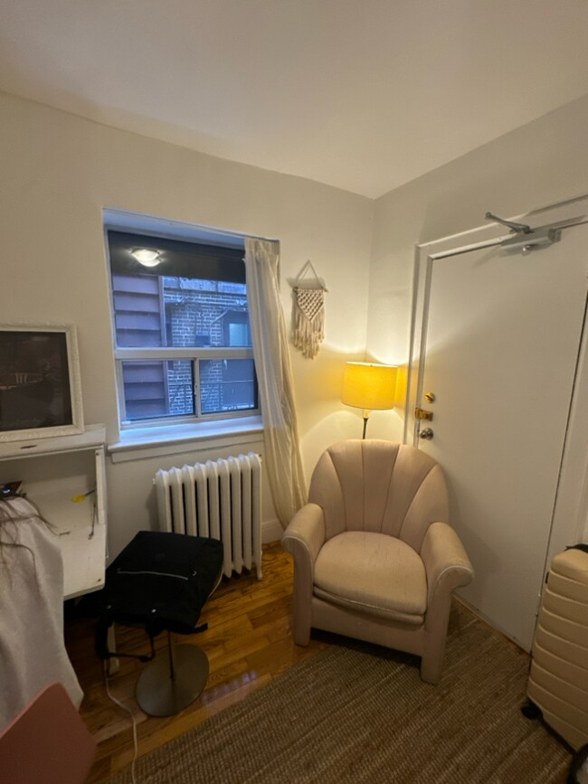 Photo - 496 Montrose Ave - 17 Unité 17