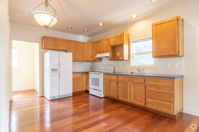 Building Photo - 1004 N Mason St Rental