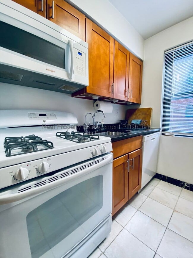 Photo - 765 College St Unidad Apartment 108