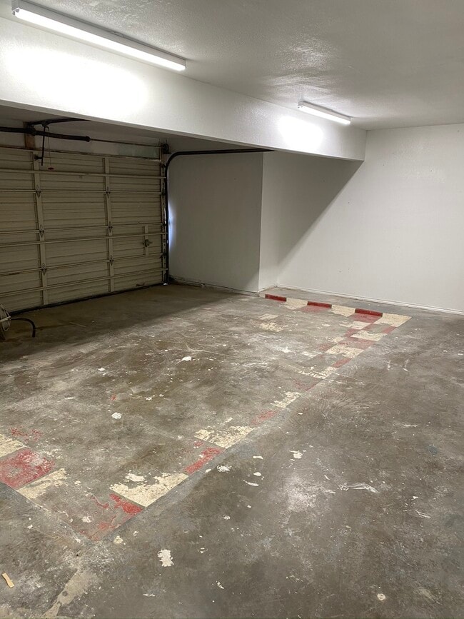 2 car attached garage - 4528 Lanham St