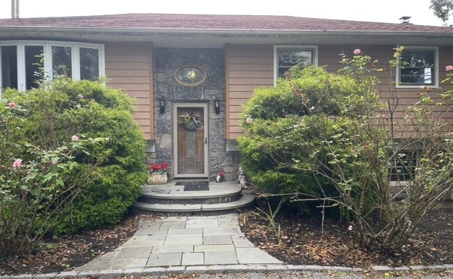 Building Photo - 99 Forest Ave Unit 3dbrm house