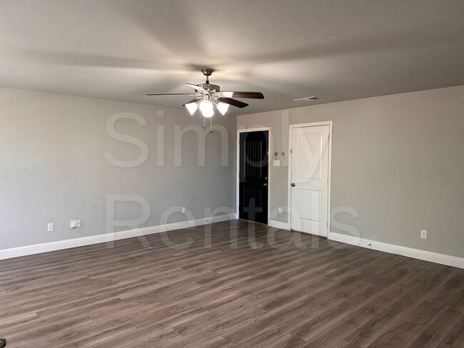 Photo - 6801 Jade Dr