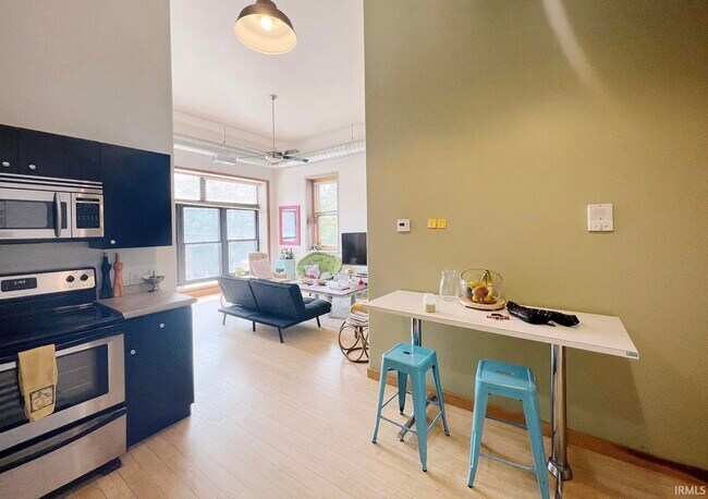 Photo - 213 N Walnut St Unit 1