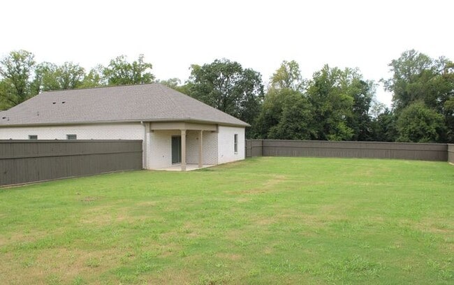 Building Photo - MOVE IN SPECIAL for Clift Farm home WITH F...