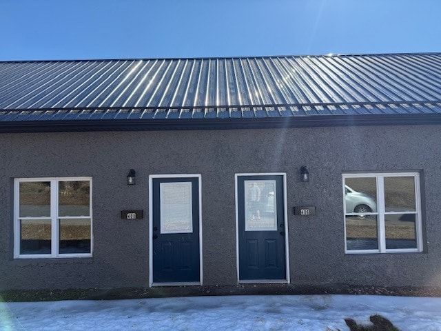 Entrada desde el frente - 406 E King St