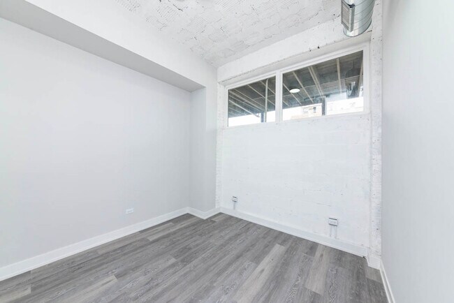 Photo - 2000 W 22nd Pl Unit 1E