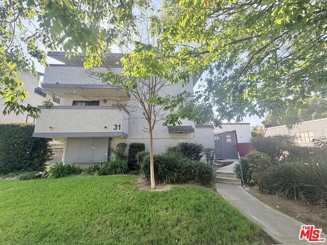 Photo - 31 Eastern Ave