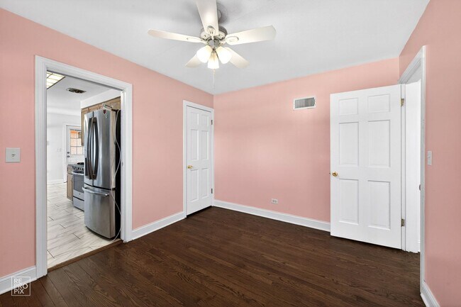 Photo - Gorgeous 3 Bedroom Home in Mount Prospect!