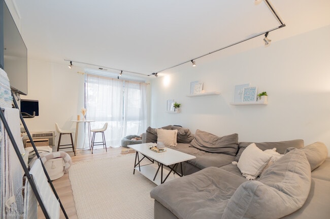 Photo - 2201 N Cleveland Ave Unit 104