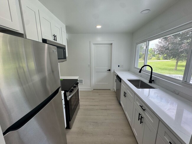 2BD-1BTH HOME | NEWLY RENOVATED | WEST BLO... - 2BD-1BTH HOME | NEWLY RENOVATED | WEST BLO...