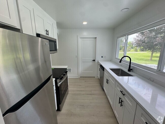 Building Photo - 2BD-1BTH HOME | NEWLY RENOVATED | WEST BLO...