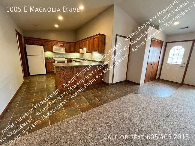 1005 Magnolia Dr