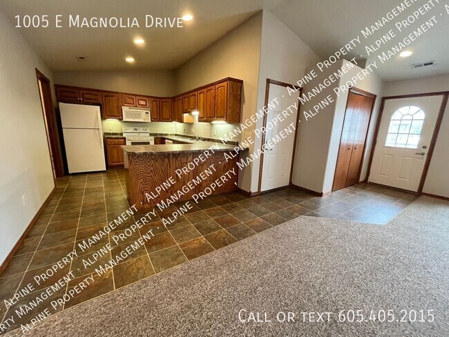 Photo - 1005 Magnolia Dr